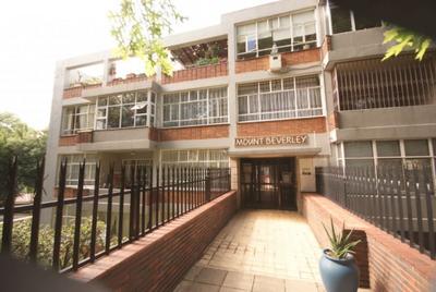 Apartment / Flat For Sale in Cyrildene, Johannesburg