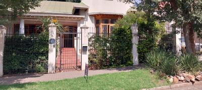 House For Sale in Troyeville, Johannesburg