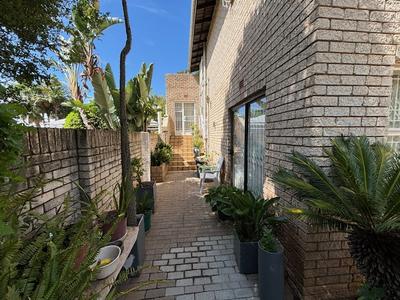 Duplex For Sale in Bruma, Johannesburg