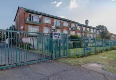 Apartment / Flat For Sale in Croydon, Kempton Park