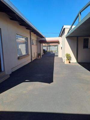 Apartment / Flat For Rent in Primrose, Germiston