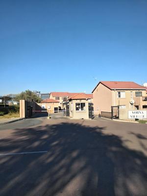Apartment / Flat For Rent in Waterfall, Midrand