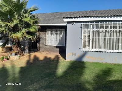 House For Sale in Woodmere, Germiston