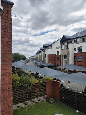 Apartment / Flat For Sale in Greenstone Crest, Edenvale