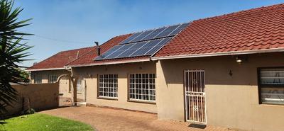 House For Sale in Rustivia, Germiston