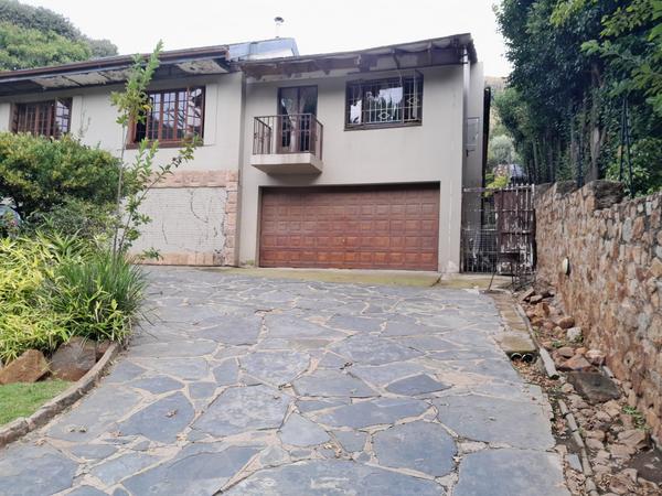 House For Sale in Cyrildene, Johannesburg