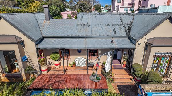 Guest House For Sale in Johannesburg, Johannesburg